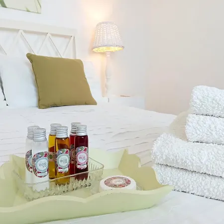 La Belle Vienne Bed and Breakfast 3*